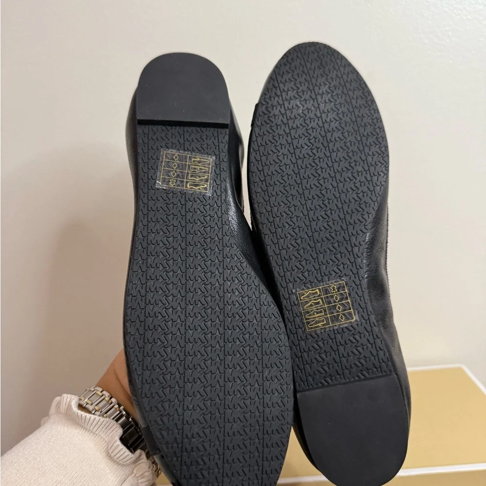 Michael Kors Dixie NWT Black Leather Ballet Flats in size 9